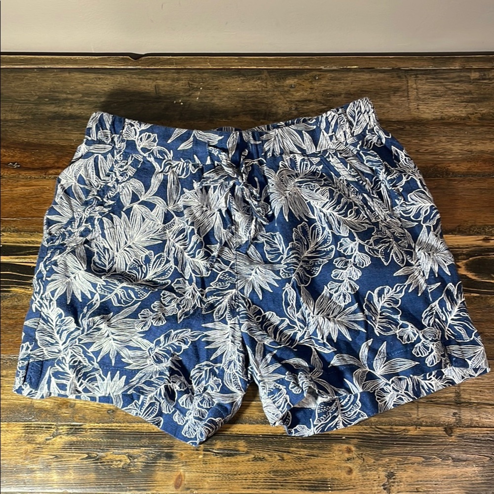 Briggs linen and rayon summer unlined shorts in size small - nice palm pattern